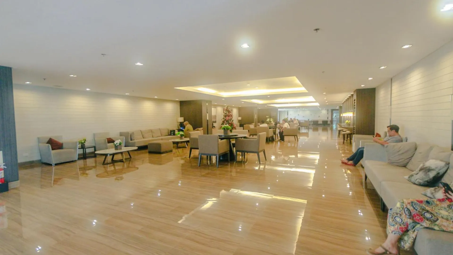 Happy Hideout Fun Memories Air Condo 300 Swim Gym 4453 Manila Apartment