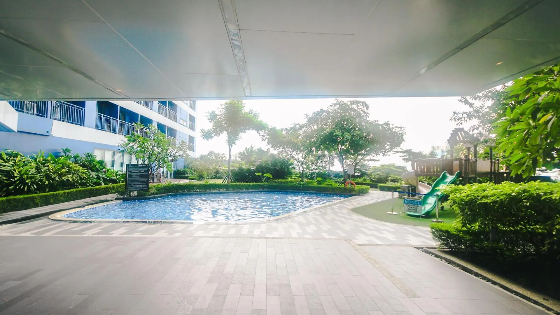 Happy Hideout Fun Memories Air Condo 300 Swim Gym 4453 Manila