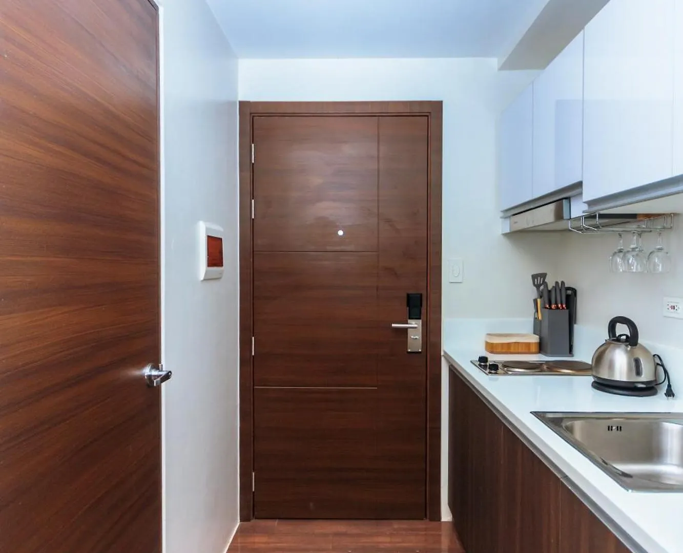 Apartment Happy Hideout Fun Memories Air Condo 300 Swim Gym 4453 Manila